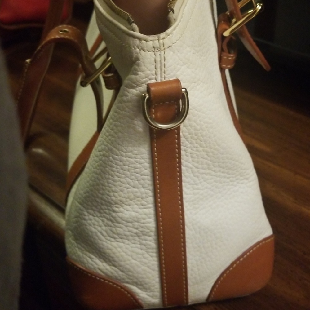 Dooney & Bourke - Picture 6 of 8